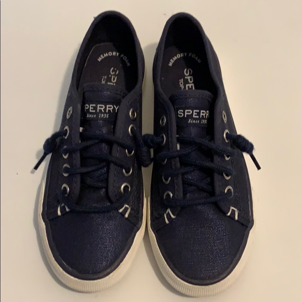 Boys shoes